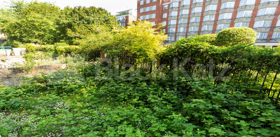 			HUGE 5 BED IN WC1!, 5 Bedroom, 1 bath, 1 reception Flat			 Bedford Place, BLOOMSBURY